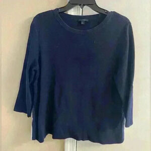 Cos navy sweater with three-quarter sleeves. Perfect for layering Medium